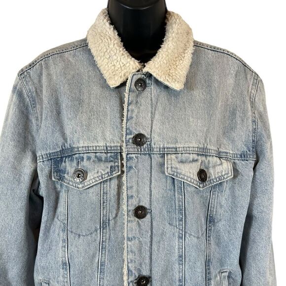 GUESS Sherpa-Lined Denim Trucker Jacket - Picture 2 of 10
